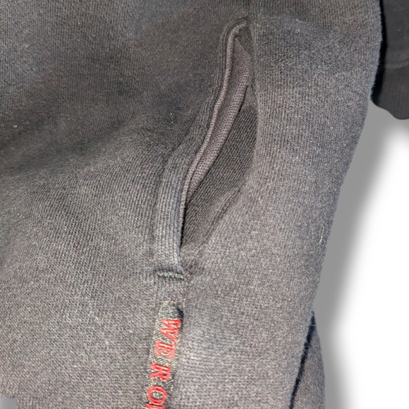 We R One 1992 | Embroidered Logo Oversized Black & Red Sweatshirt Men's 3XL - Picture 6 of 9